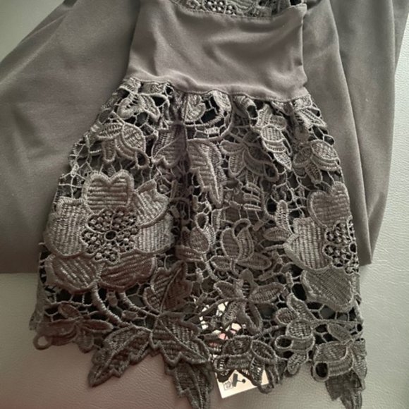 Alfani Lace Bell Sleeve Dress New, Never Worn NWT - Picture 2 of 6